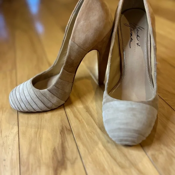 Badgley Mischka Taupe Suede Heels for Women - Picture 1 of 12